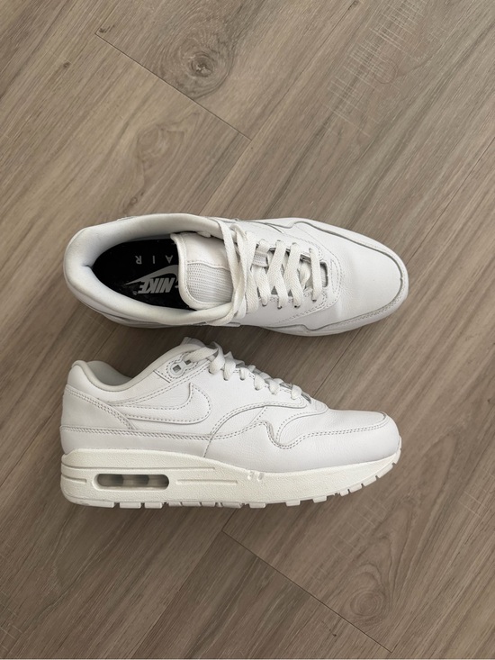 Nike Shoes - Nike Air Max 90 White Sneakers Women’s Size 7.5